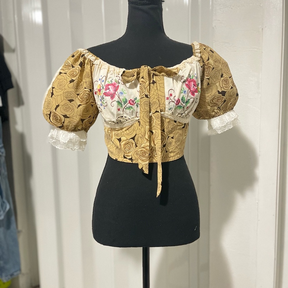 Chic Floral Embroidered Off-Shoulder Crop Top